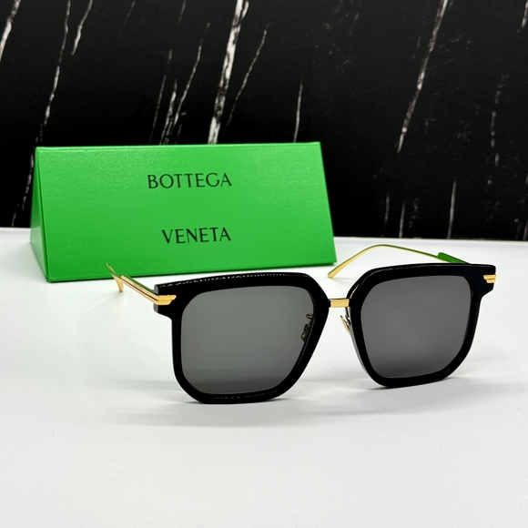 NEW BV1083SA 001 BOTTEGA VENETA WOMEN SUNGLASSES BOTTEGA VENETA BLACK EYEWEAR - Picture 4 of 9